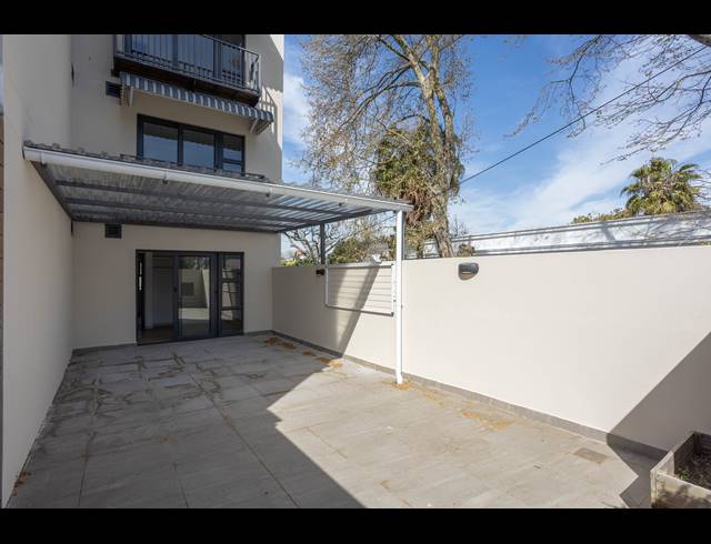 2 BEDROOM APARTMENT FOR SALE IN RONDEBOSCH